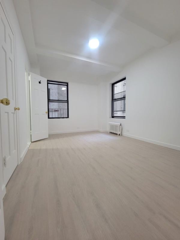 201 East 35th Street - Photo 0