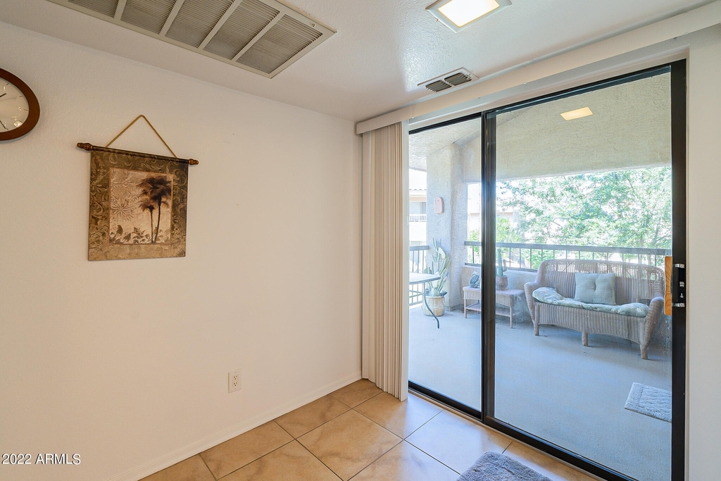 9460 E Mission Lane - Photo 7