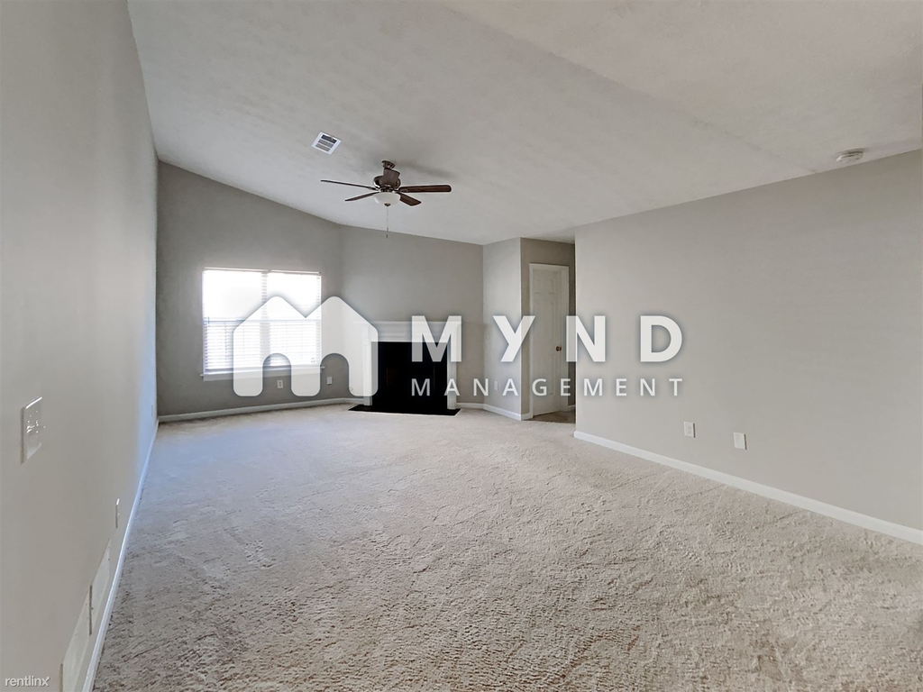 2413 Candlewood Way - Photo 2