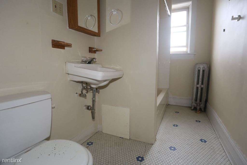 1200 W. Thorndale, Unit 5 - Photo 14