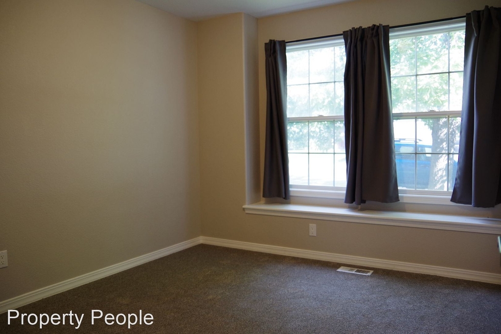 2123 S Rushmore Way - Photo 11