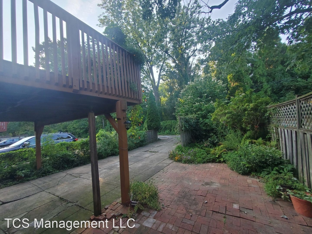 519 Wadsworth Ave - Photo 1