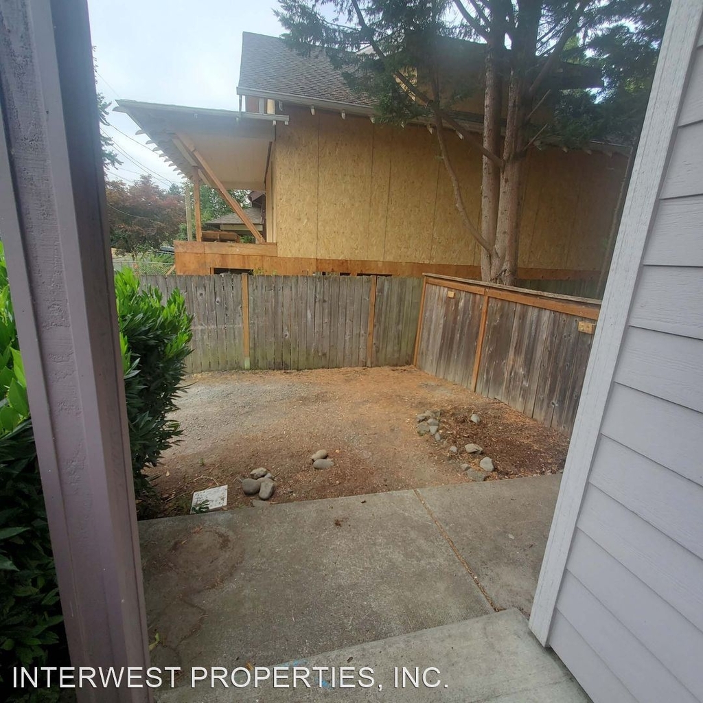 639 Se 48th Ave - Photo 32