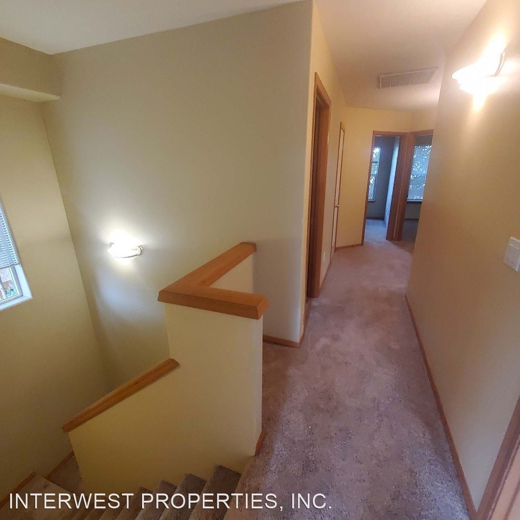 639 Se 48th Ave - Photo 29