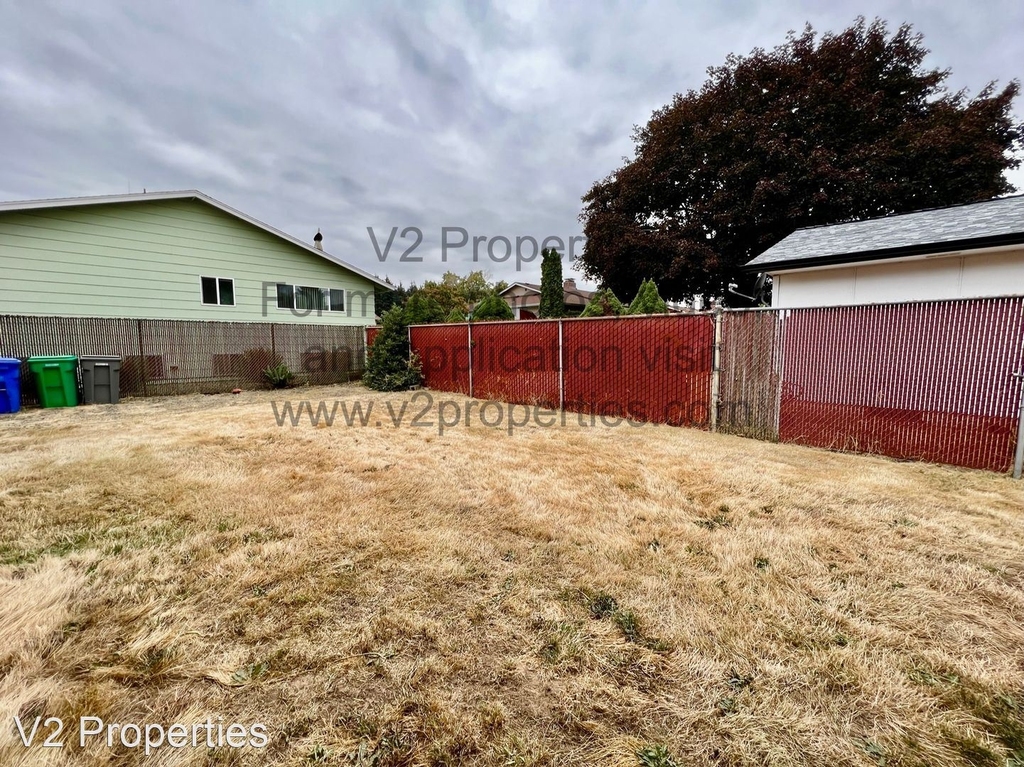 2805 Ne 131st Ave - Photo 31