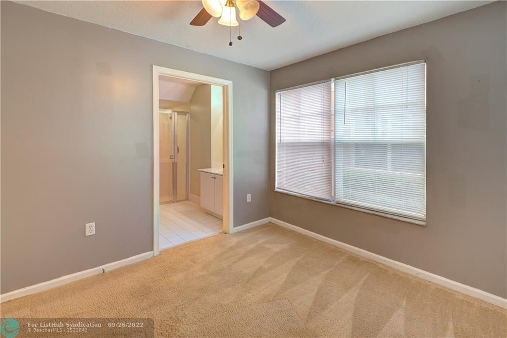 1033 Ne 17th Way - Photo 12