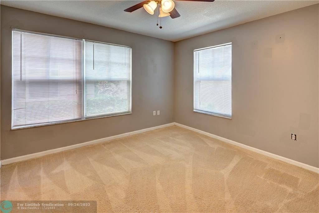 1033 Ne 17th Way - Photo 11