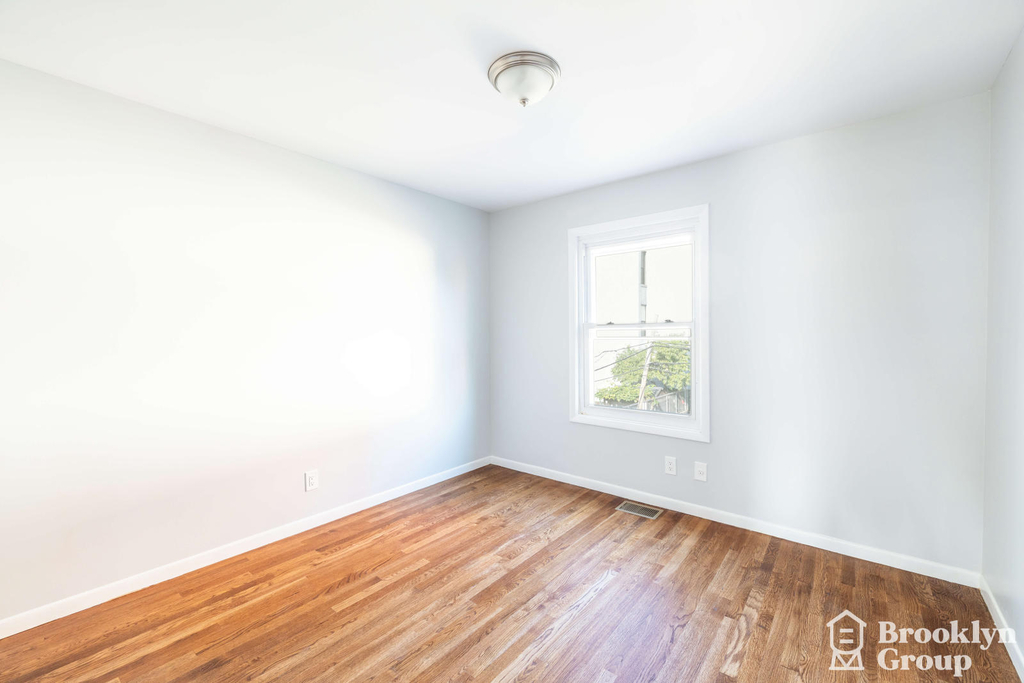 199 Tompkins Avenue - Photo 14