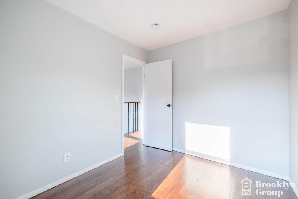 199 Tompkins Avenue - Photo 12