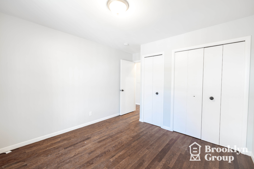 199 Tompkins Avenue - Photo 10