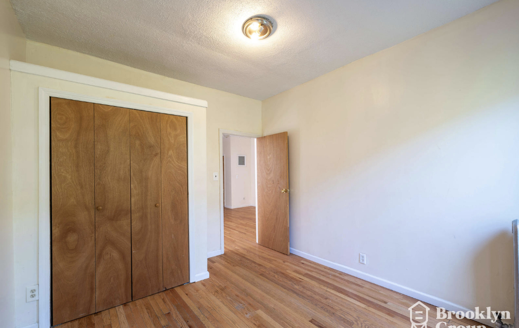 737 miller avenue - Photo 3