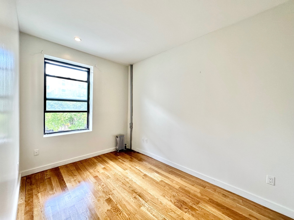 555 West 151st Street - Photo 4