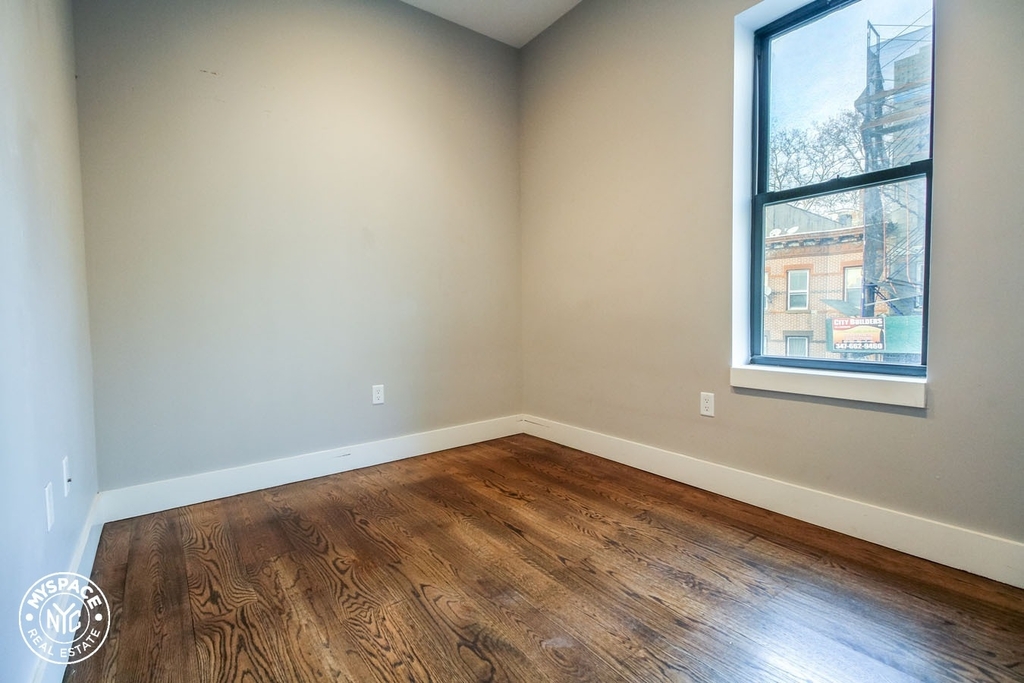 640 Knickerbocker Avenue - Photo 3