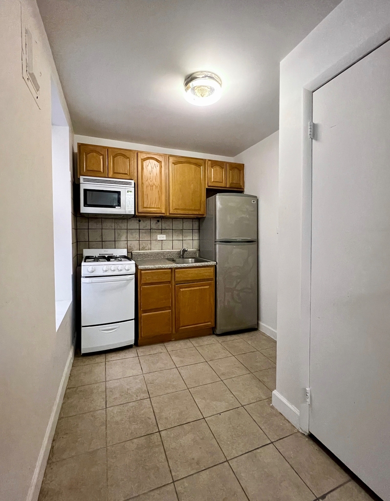 W104 St & Broadway - Photo 1