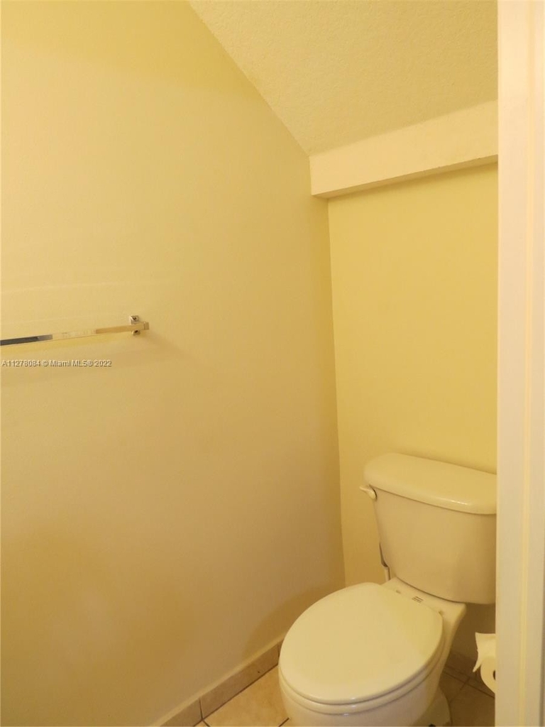 757 Sw 107th Ave - Photo 15