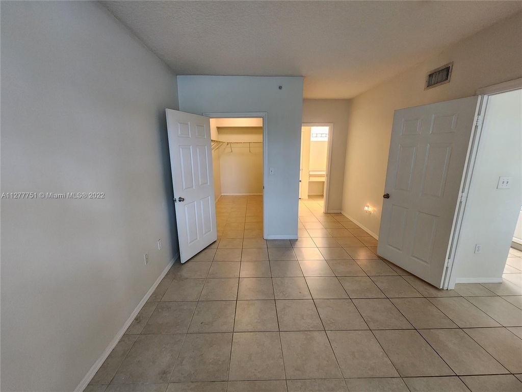 131 Sw 117th Ave - Photo 5