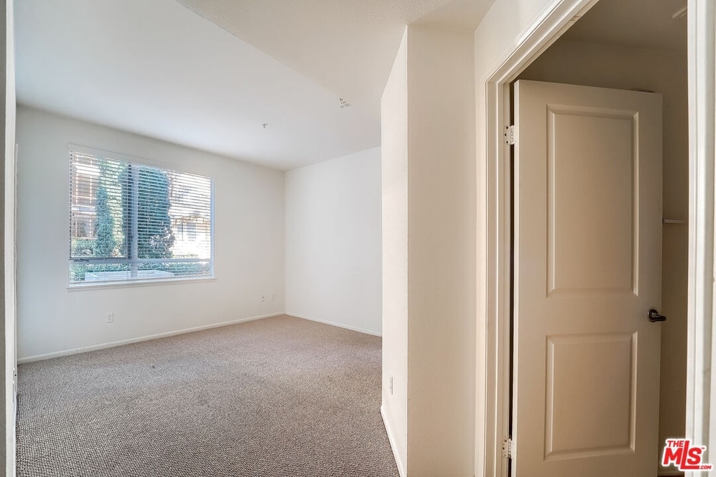 6400 Crescent Park - Photo 10