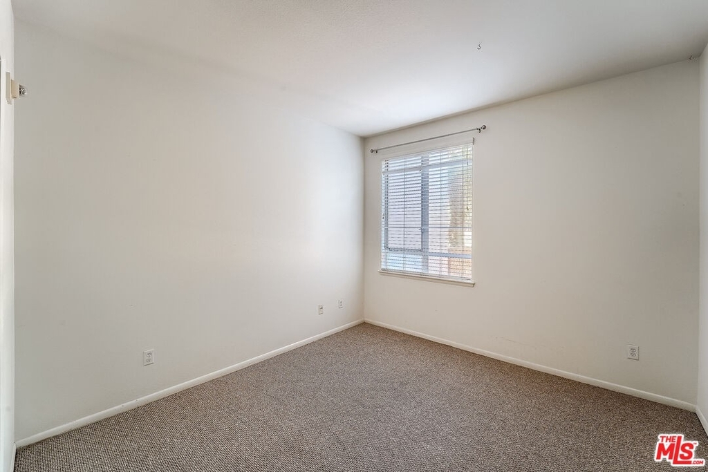 6400 Crescent Park - Photo 14