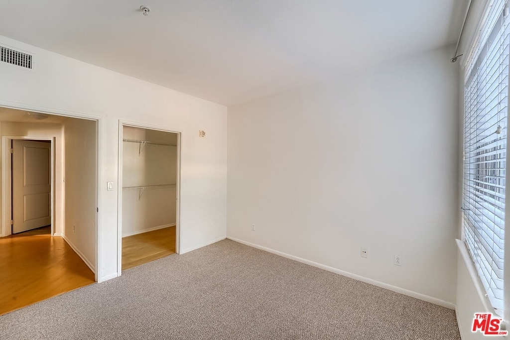 6400 Crescent Park - Photo 16