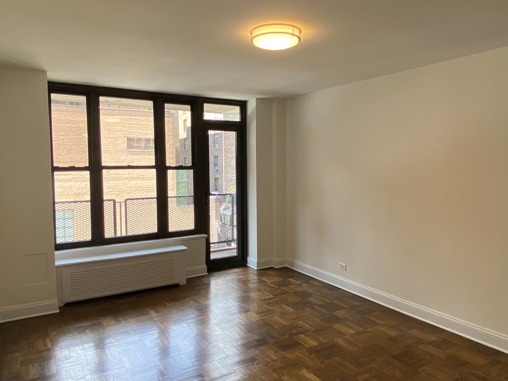 165 East 35th Street - Photo 2