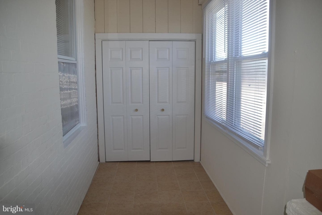 8515 Lansdowne Ave - Photo 2