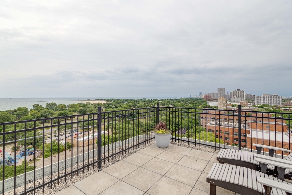 4950 N Marine Drive - Photo 15