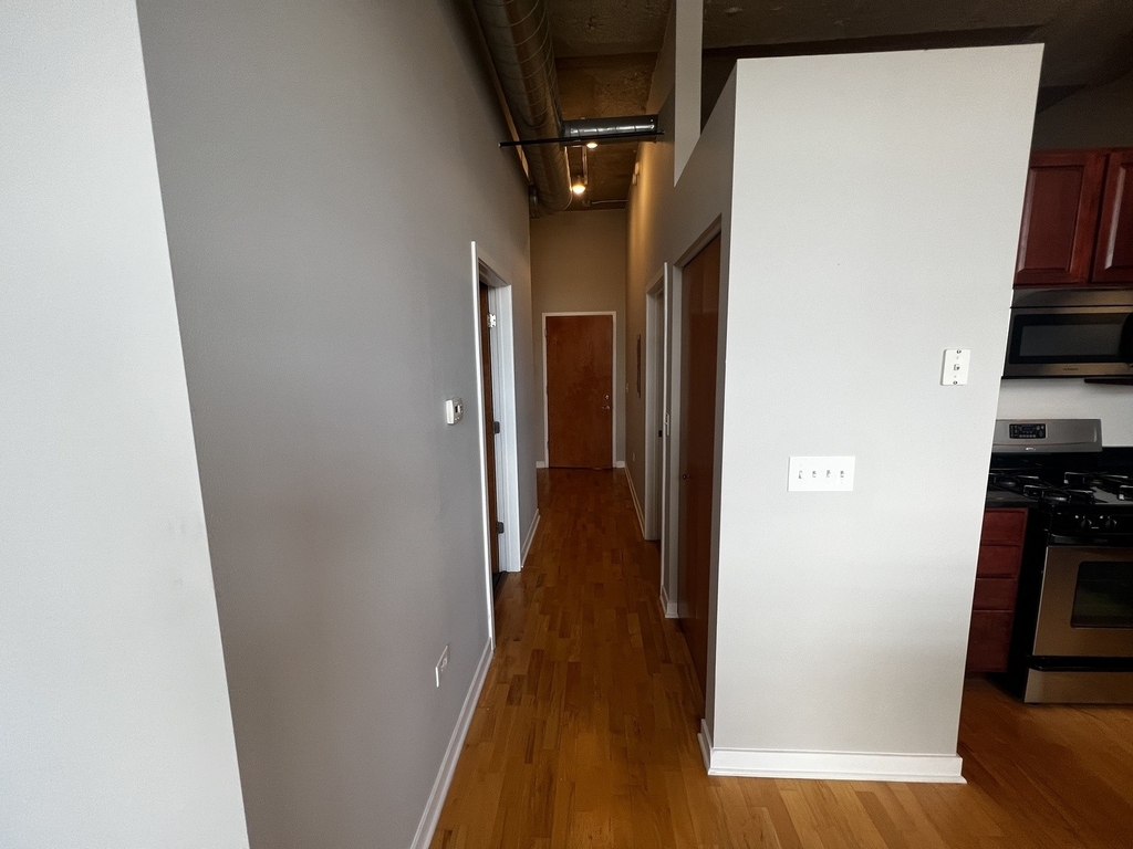 3963 W Belmont Avenue - Photo 2