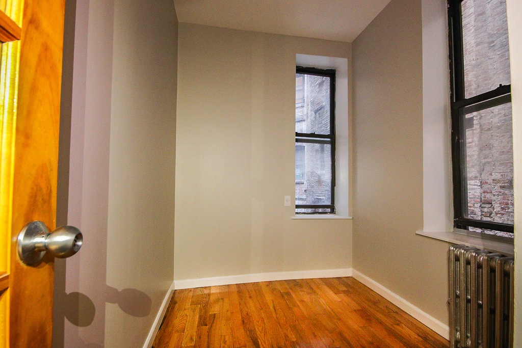 622 East 11th Street - Photo 3