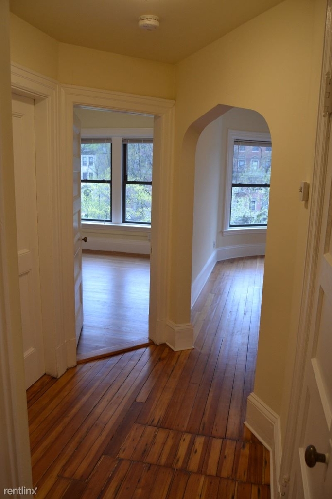 1463 Beacon St Apt 4 - Photo 3