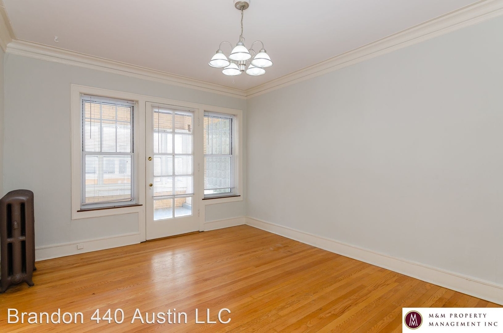 440-448 N Austin Avenue - Photo 2