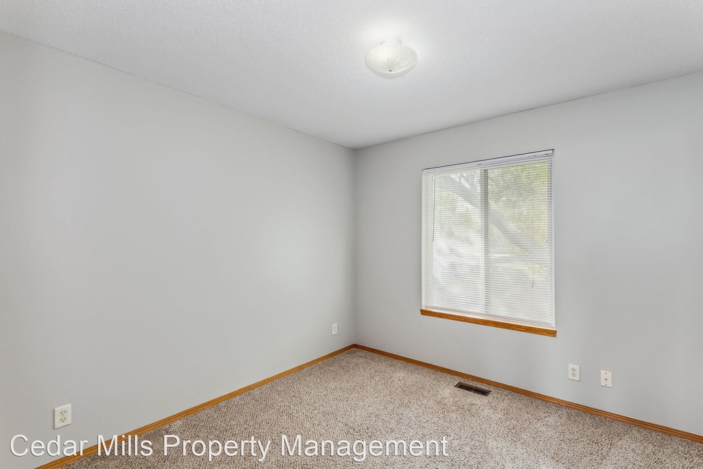 601 W. Autumn Ridge Ct. - Photo 2