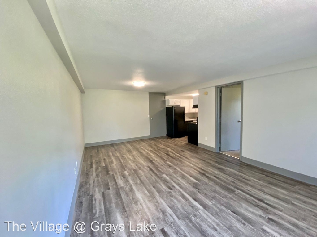2270 Bell Ave - Photo 3