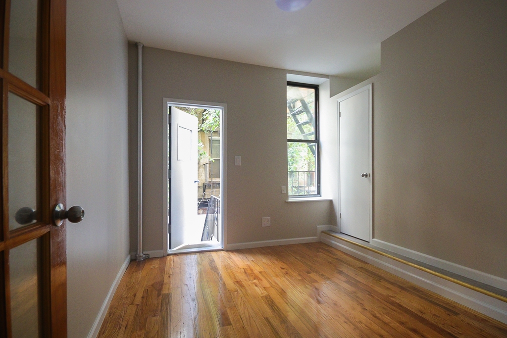 622 East 11th Street (Ave B & C) - Photo 4