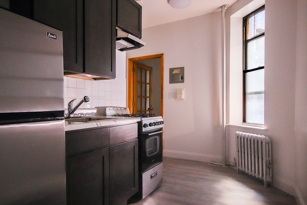 622 East 11th Street (Ave B & C) - Photo 1