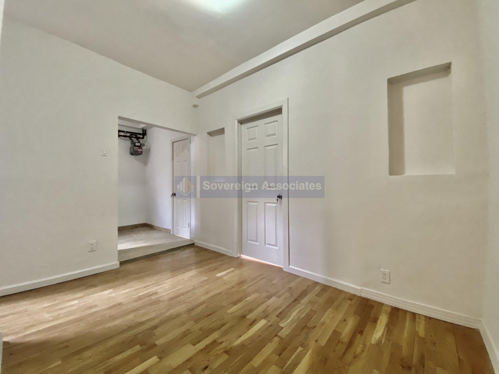1270 First Avenue - Photo 2