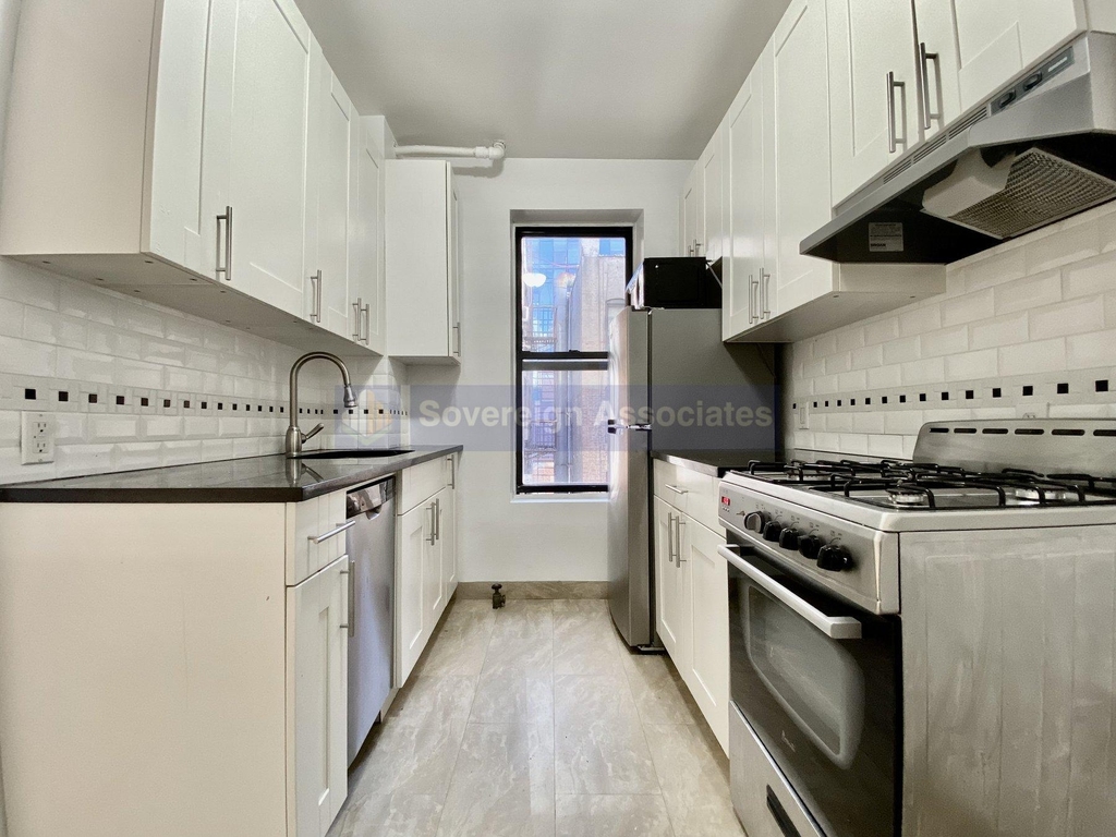 1270 First Avenue - Photo 9