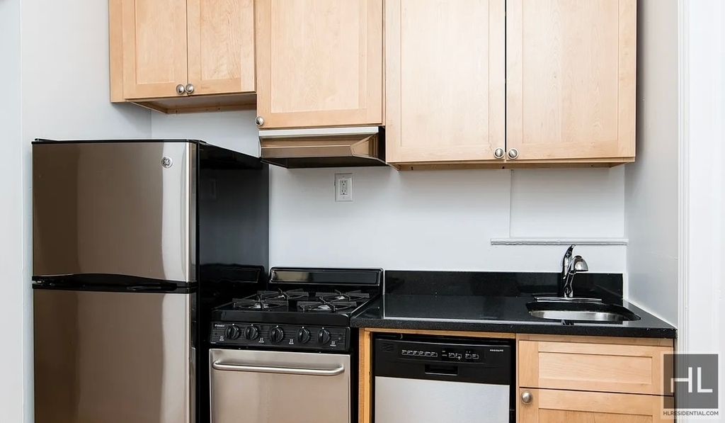 207 East 88th Street - Photo 2
