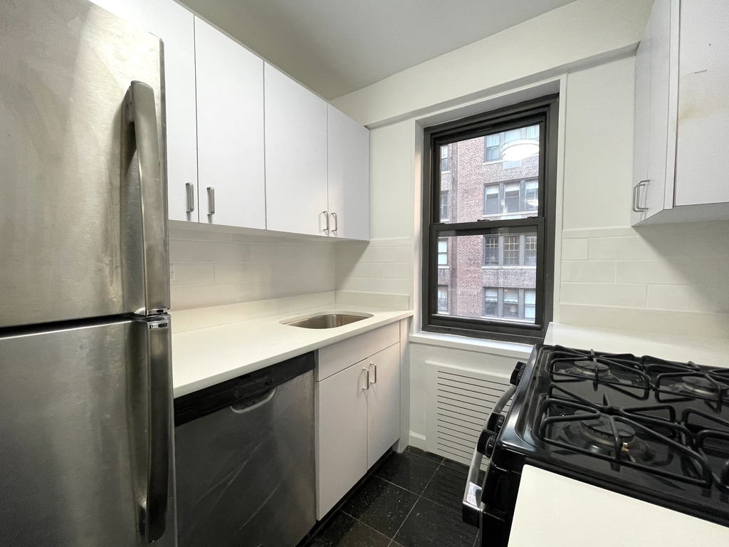 East 56th Street & Sutton Pl - Photo 1