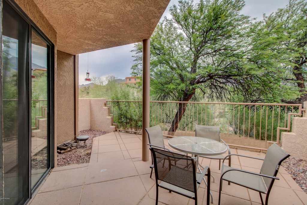 5675 N Camino Esplendora - Photo 8