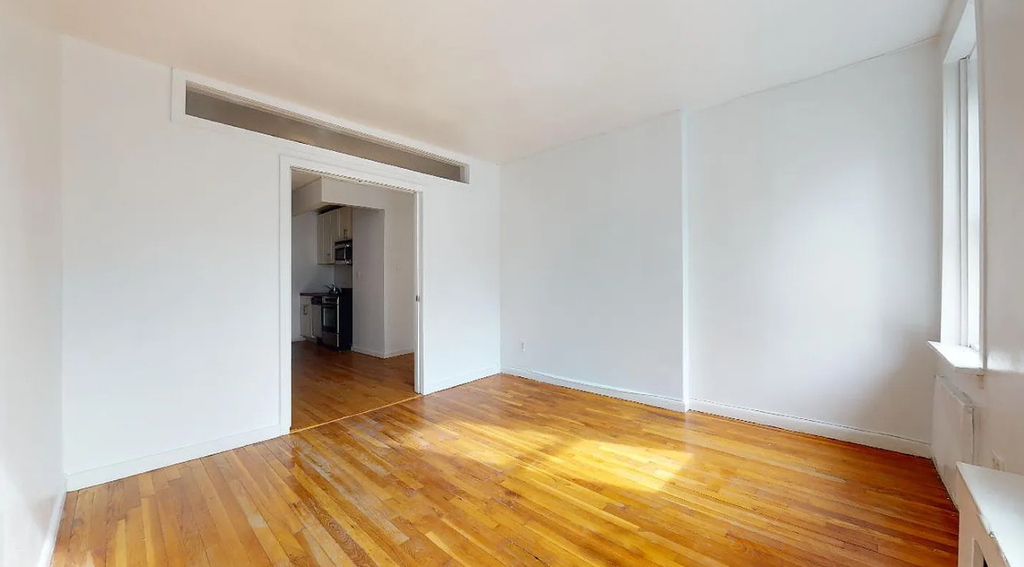 538 West 47th Street - Photo 3