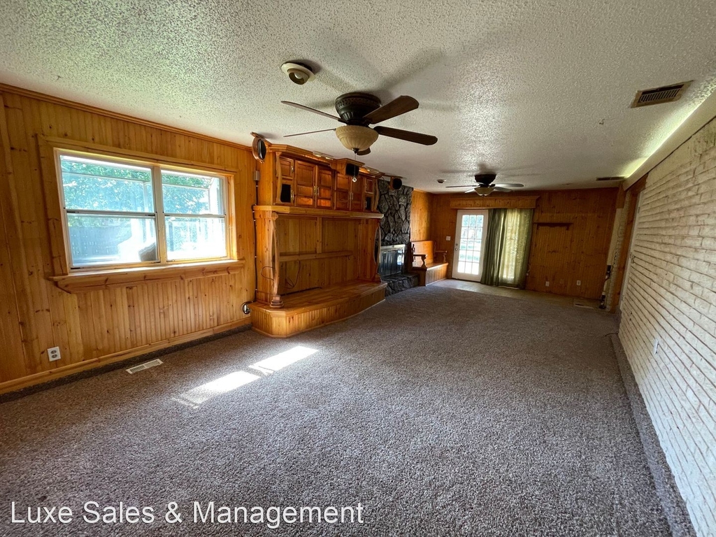 1020 Sw 68th Street - Photo 3