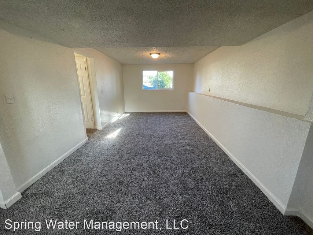 1072 Cambridge Avenue - Photo 14