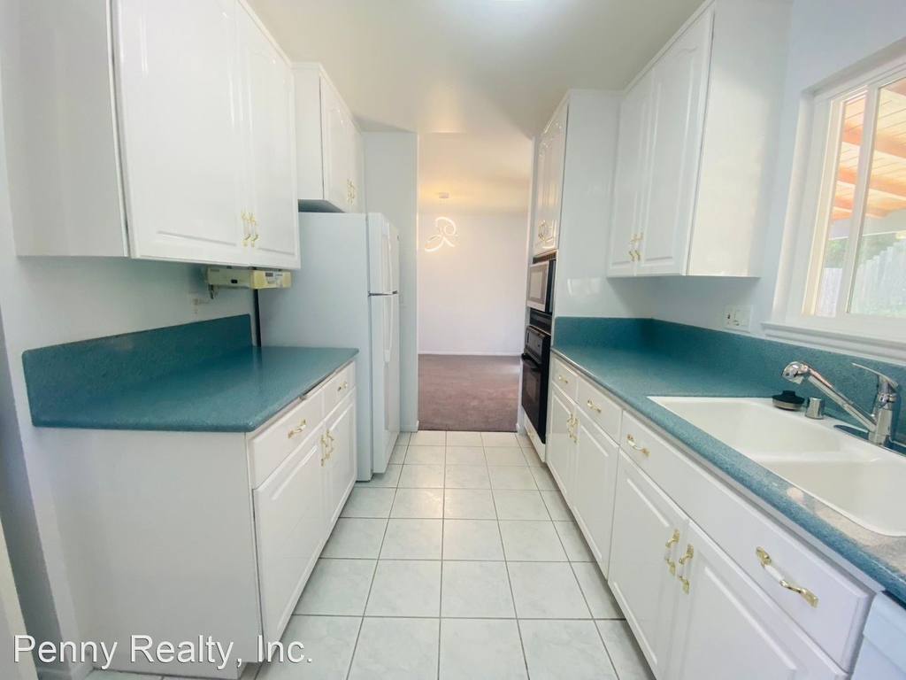 6754 Fisk Ave. - Photo 2