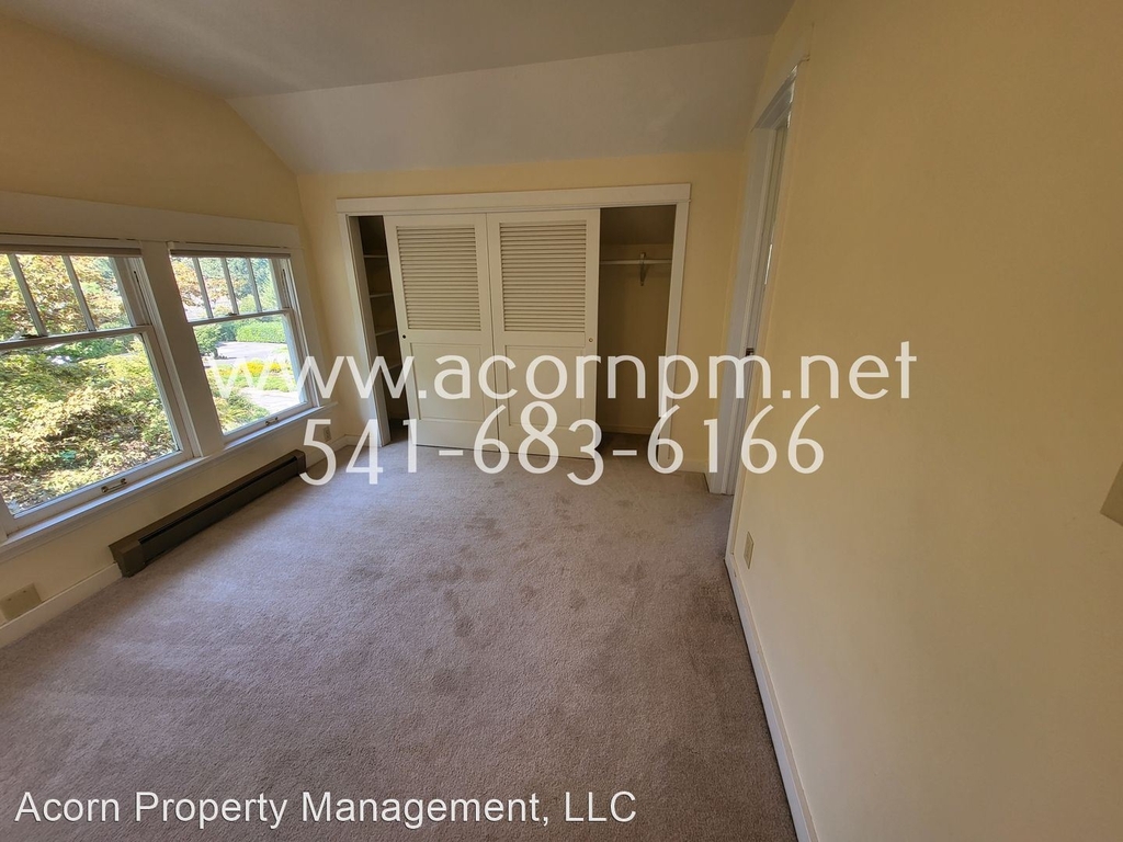 1828 Longview Ave - Photo 3