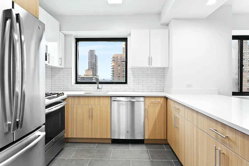 East 87th Street - Photo 1