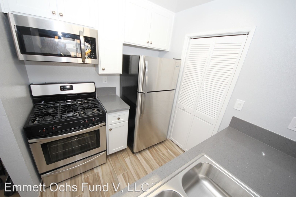 1140 Venice Blvd - Photo 4