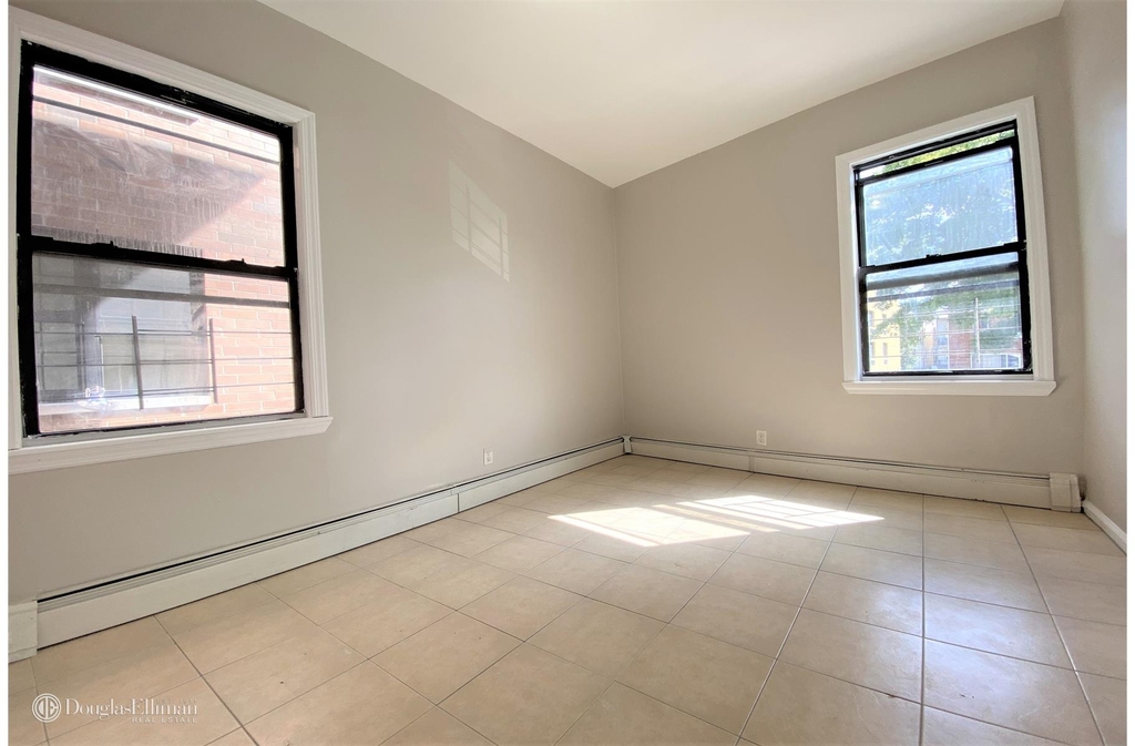 839 Morris Park Ave - Photo 4