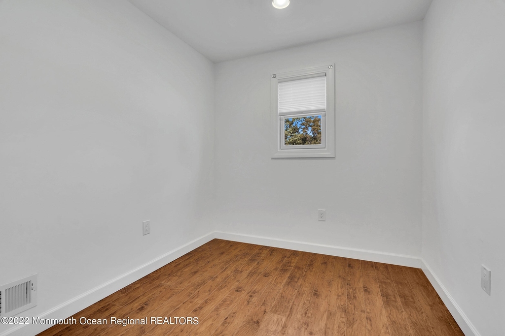 844 Seaman Avenue - Photo 15