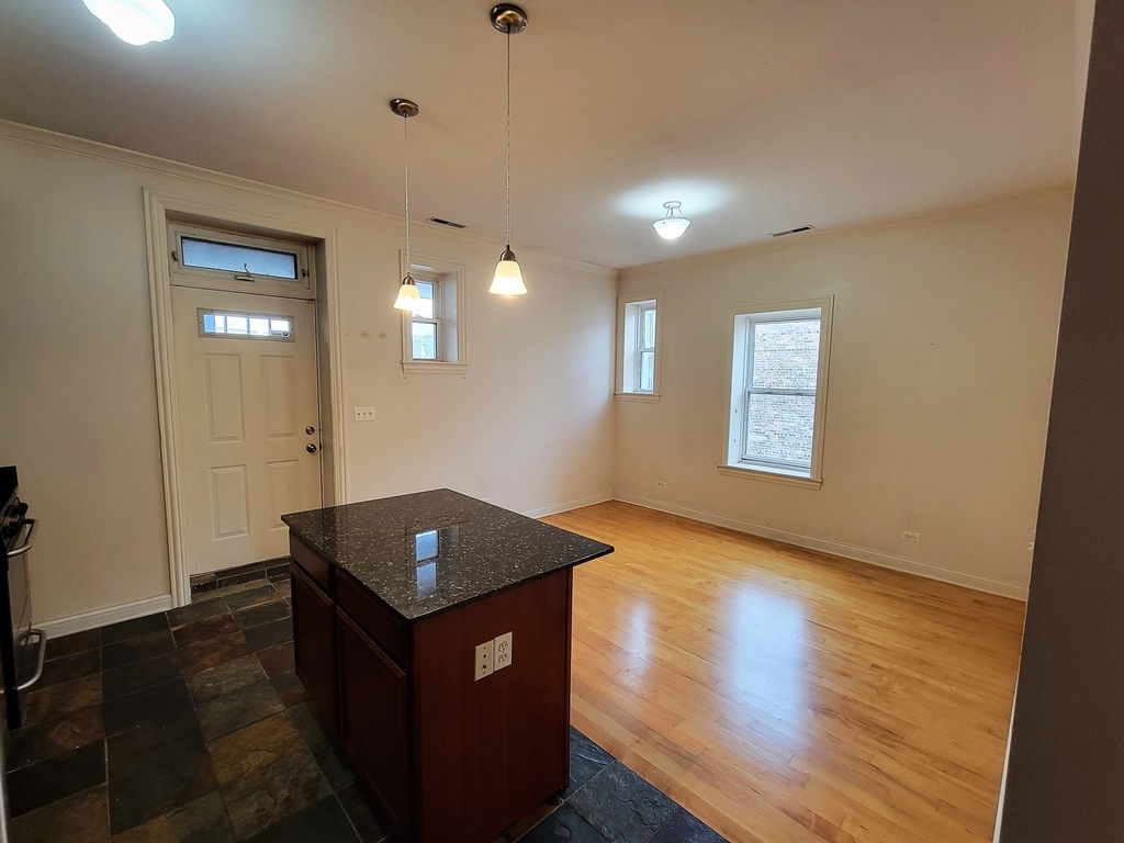 4436 N Sheridan Road - Photo 3