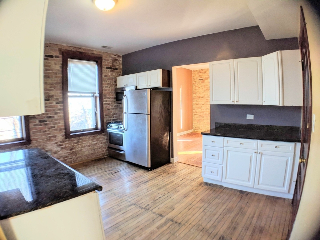 2856 N Hamlin Avenue - Photo 9